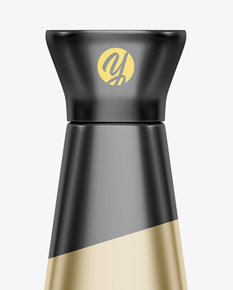 Metallic Bottle Mockup PSD #2