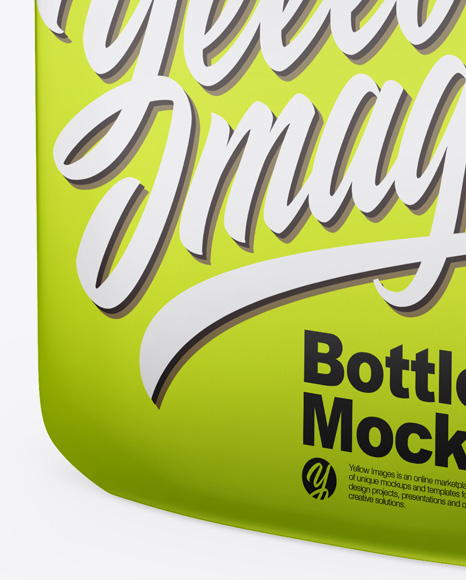 Metallic Bottle Mockup PSD #1